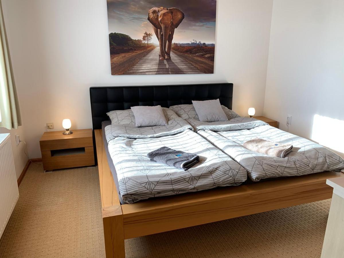 Apartman Tinasol Mosonmagyaróvár Buitenkant foto